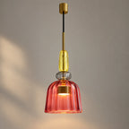 Détail de la suspension LED rouge en verre, modèle B