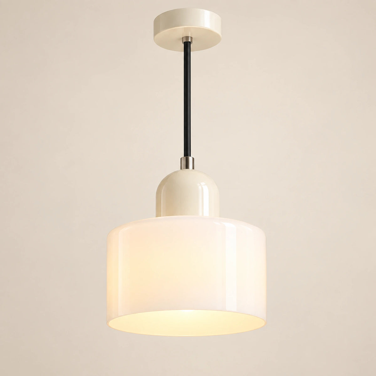 Suspension rétro blanche en verre – vue de trois quarts