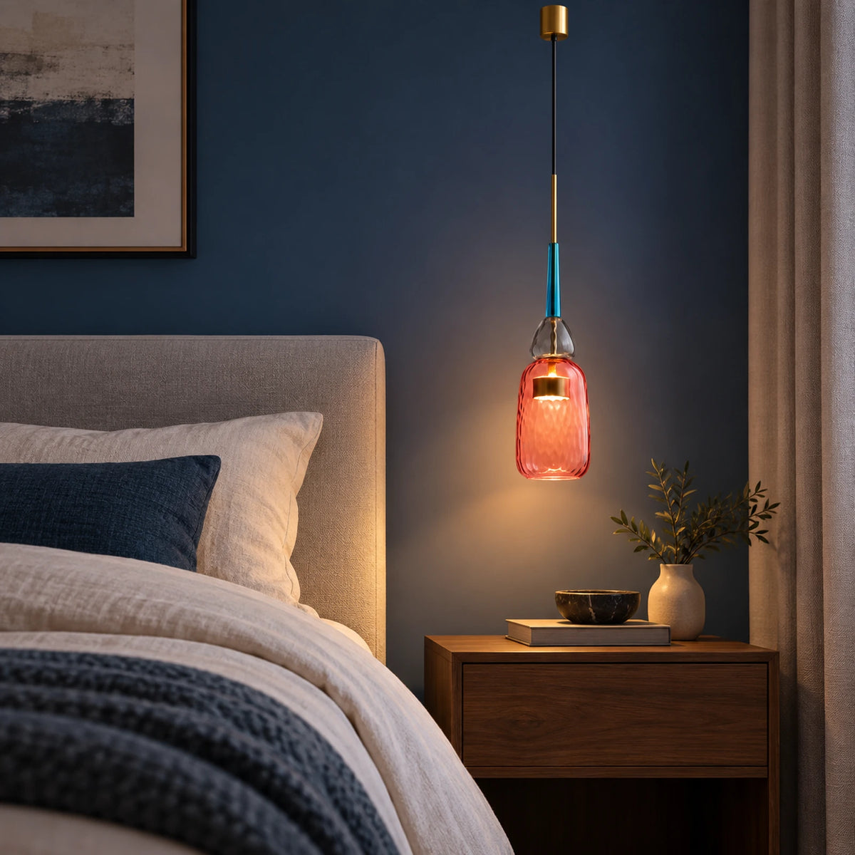 Suspension LED rouge en verre, modèle C, dans une chambre
