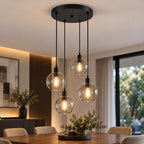 Socle noir multi-sorties au-dessus d’une table