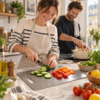 Planche en acier inoxydable utilisée pendant la préparation d’un repas