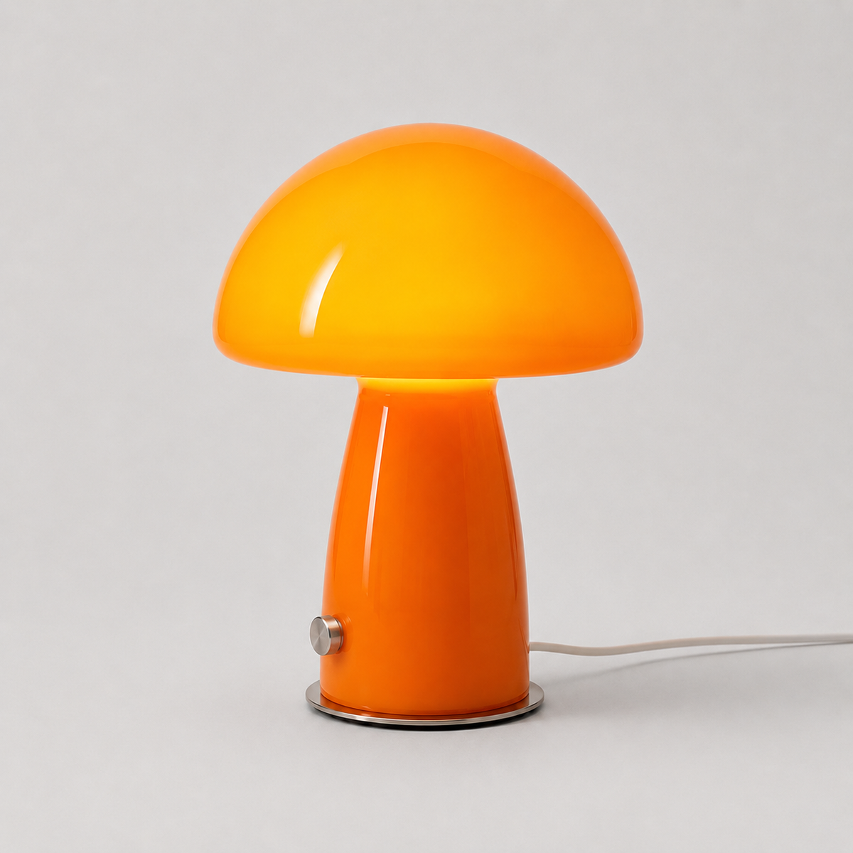 Lampe champignon en verre orange vue de trois quarts