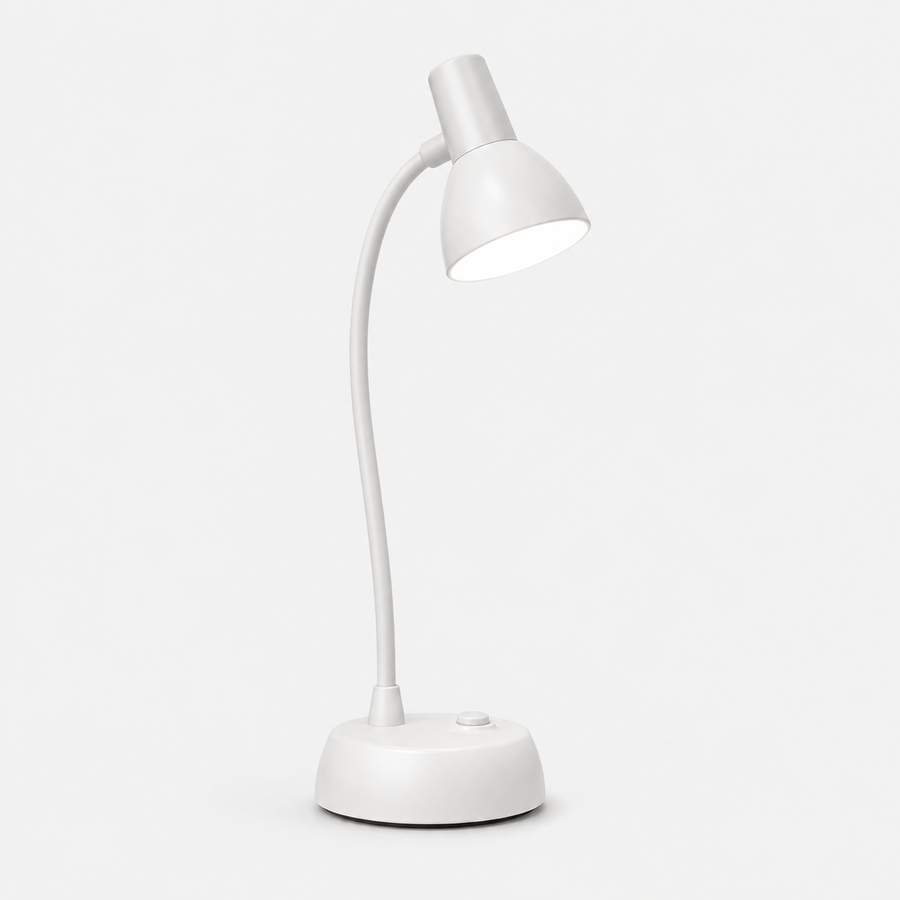 Lampe blanche à col flexible et abat-jour conique, éteinte, sur fond blanc neutre.