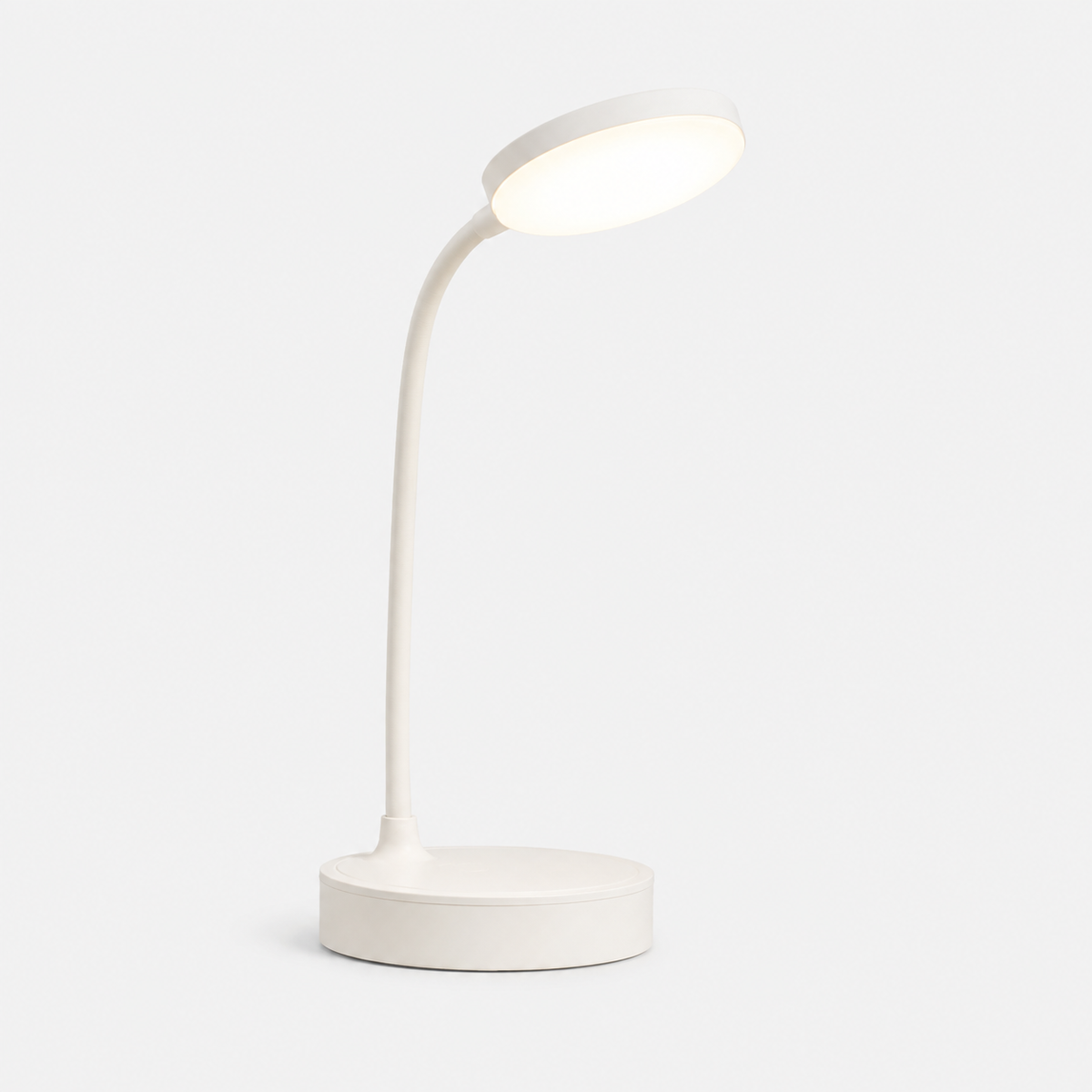 Lampe LED blanche à bras flexible et base ronde, éteinte, sur fond gris neutre.