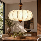Suspension sculptée tissu blanc et bois noyer 40 cm, lumière blanche